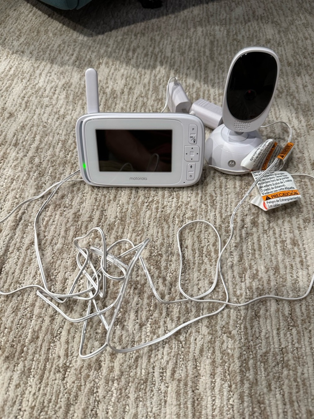 Motorola Bliss54 White Video Baby Monitor with Camera and Stand
